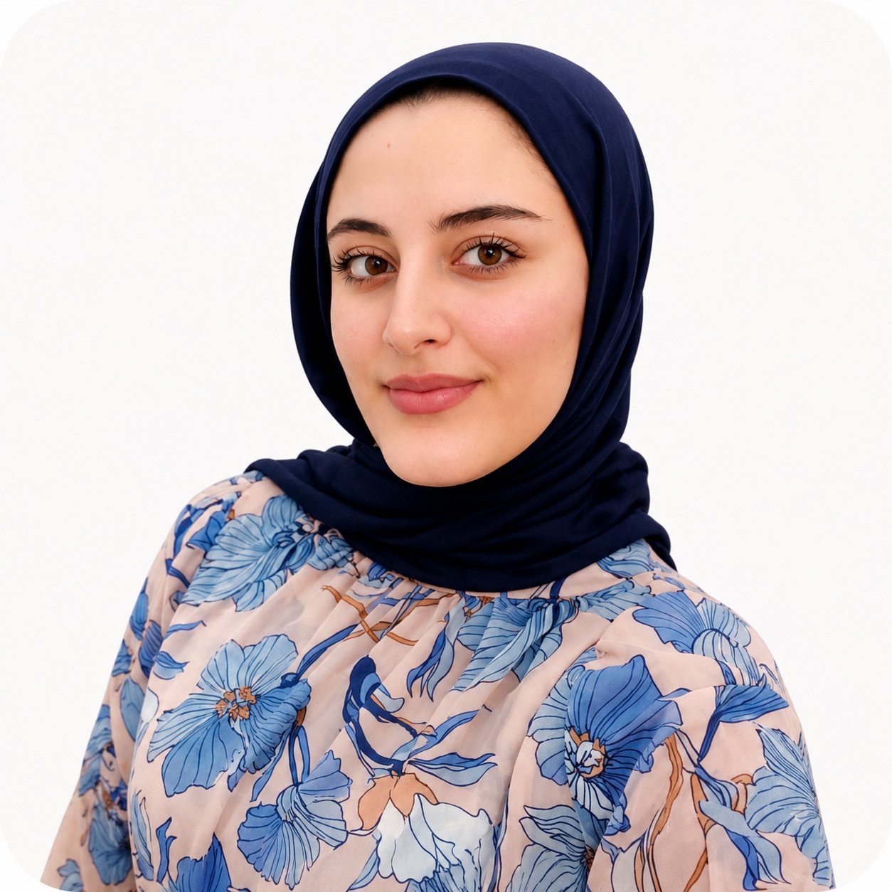 لينا العجلة